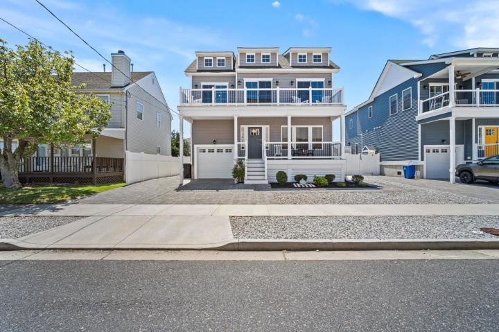 Photo of 302 E 13th Avenue