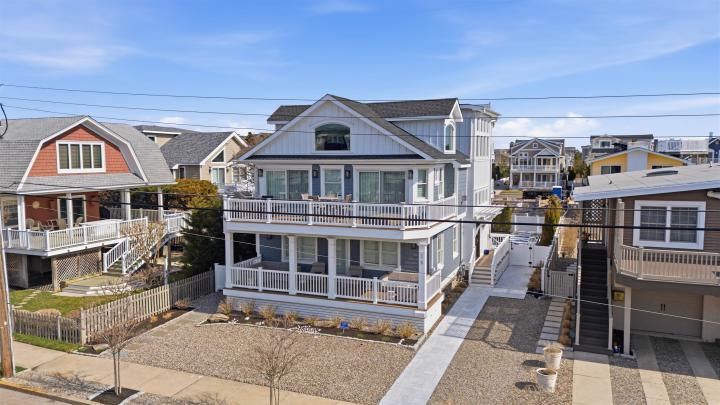 Photo of 25 E 18th Street