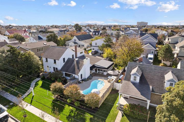 Photo of 247 W Inlet Road