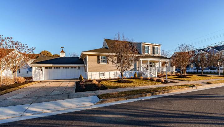 Photo of 901 Gardens Parkway