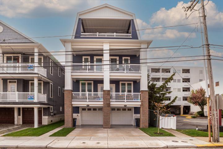Photo of 706 E 9th Street