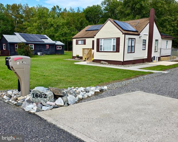 Photo of 1662 North Avenue