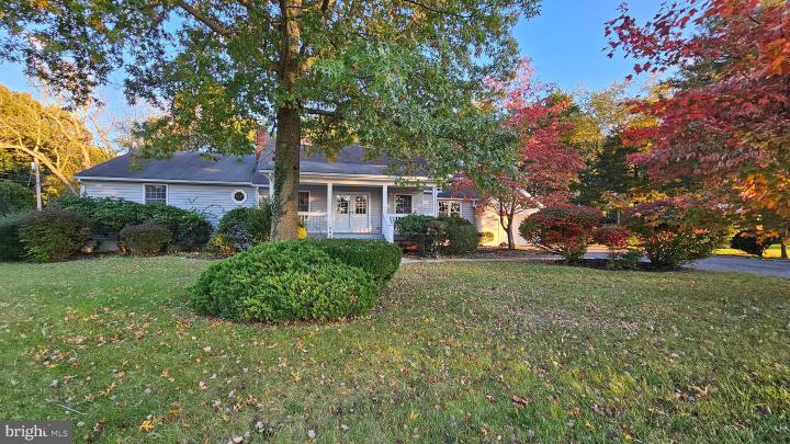 Photo of 262 W Park Drive