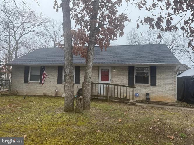 Photo of 1001 Louis Drive