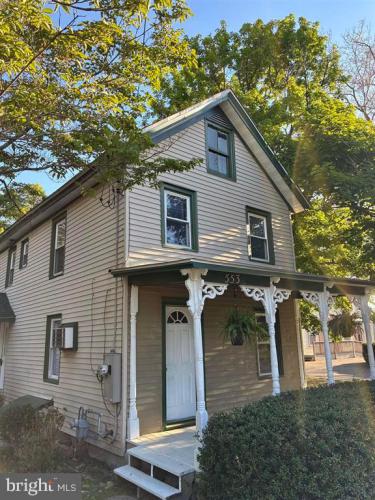 Photo of 553 Irving Avenue
