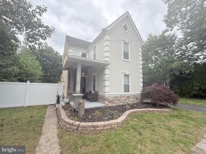 Photo of 160 W Lincoln Street