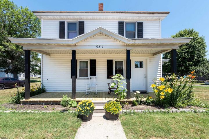 Photo of 933 Main