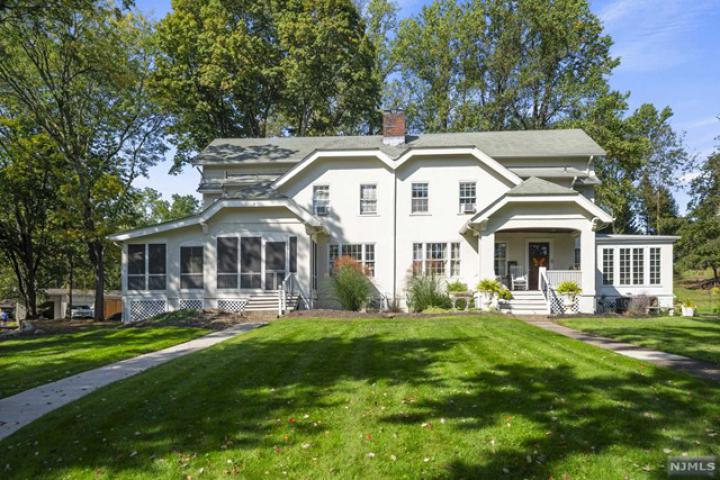 Photo of 433 Mountain Avenue, North Caldwell NJ