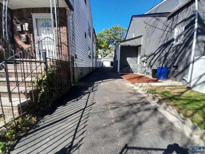 Photo of 205 Eastern Parkway, Newark NJ