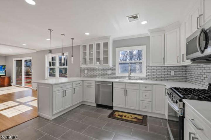 Photo of 326 Central Avenue, West Caldwell NJ