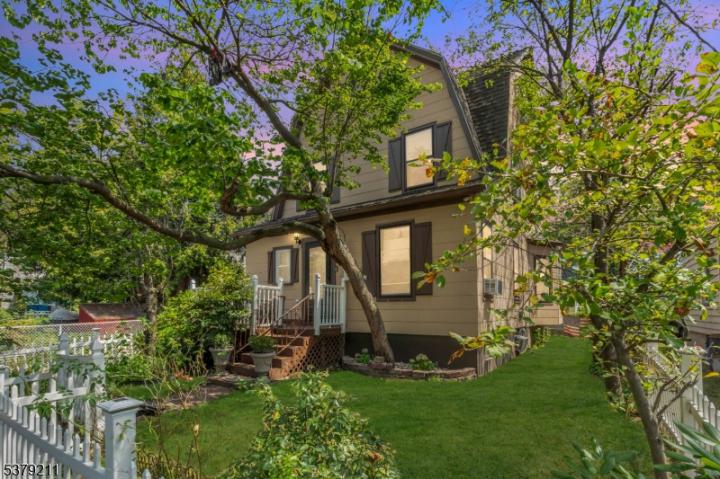 Photo of 185 State Street, Bloomfield NJ