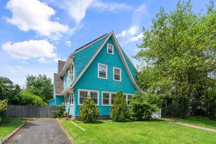 Photo of 17 University Court