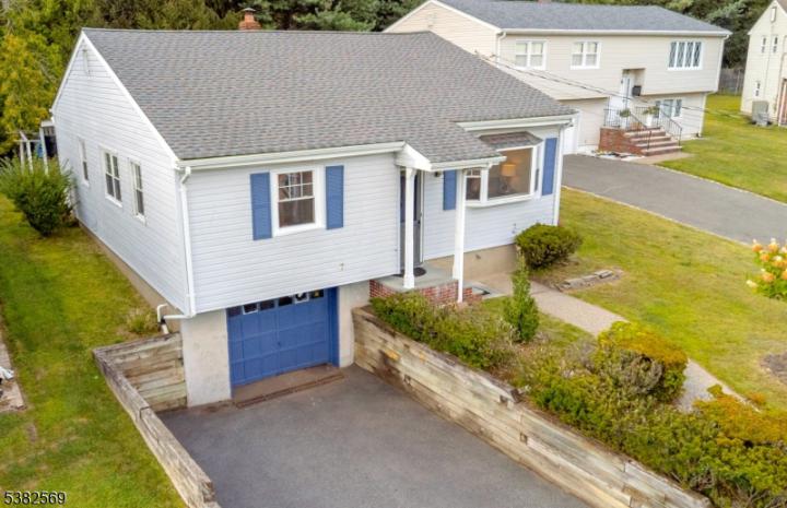 Photo of 7 Shrump Place, West Orange NJ