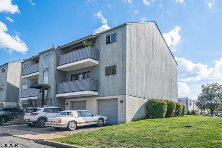Photo of 5 Domessina Lane E1, Caldwell NJ