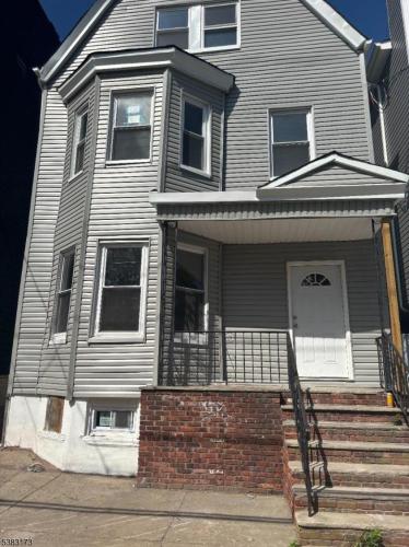 Photo of 377 Littleton Avenue