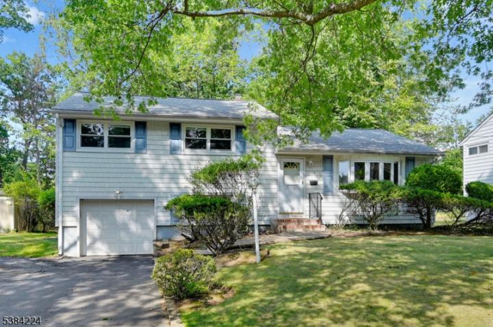 Photo of 18 Longview Road, Cedar Grove NJ