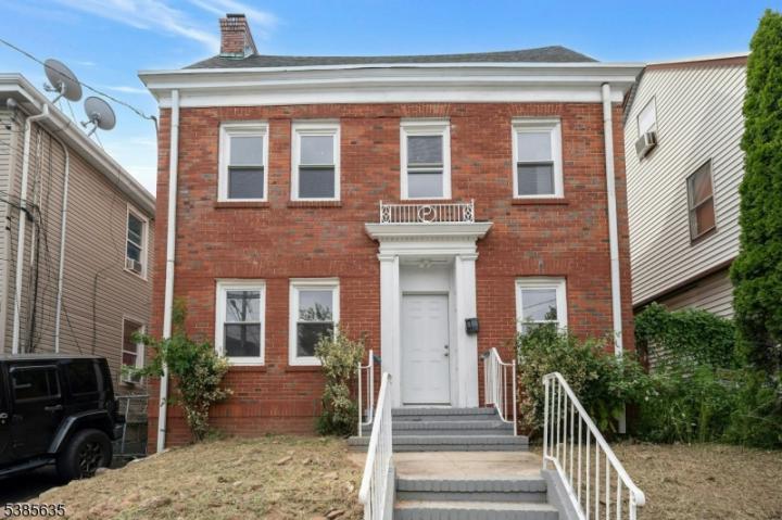 Photo of 513 Sanford Avenue