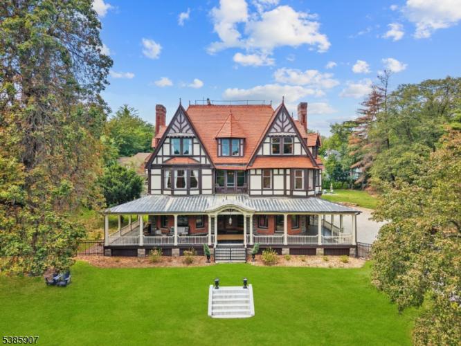 Photo of 30 N Mountain Avenue