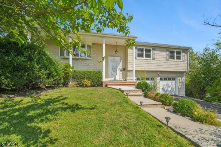 Photo of 40 Byron Place, Livingston NJ