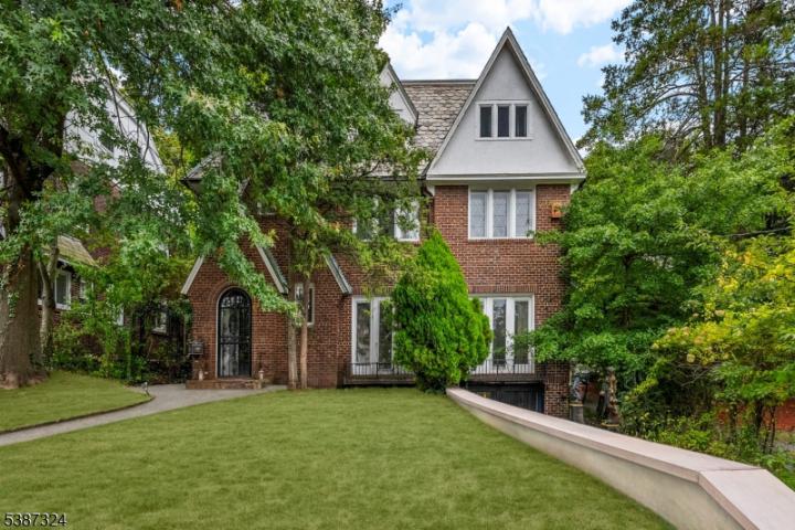 Photo of 14 Upper Mountain Avenue