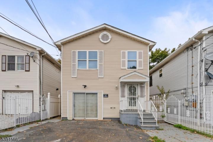 Photo of 169 Watson Avenue