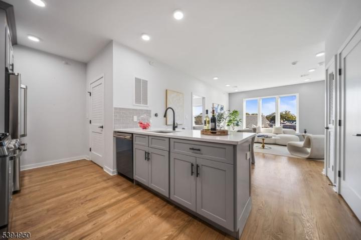 Photo of 37 Farrand Street 405, Bloomfield NJ