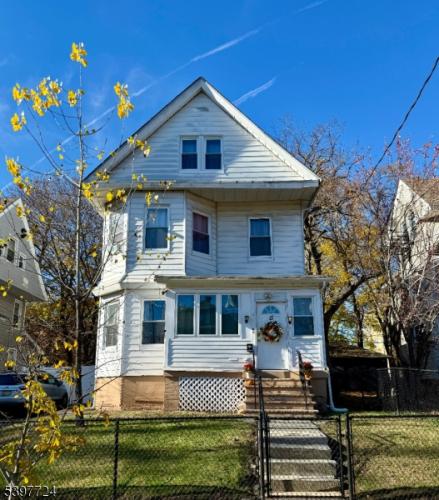 Photo of 21 Leslie Street