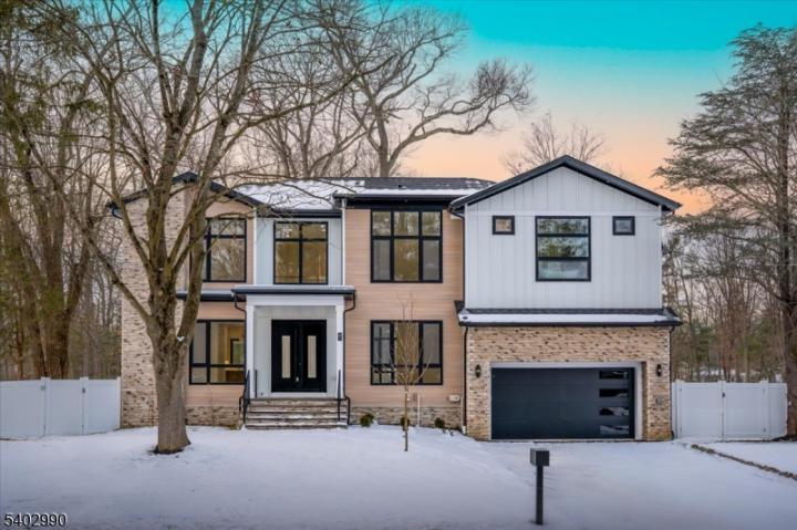 Photo of 83 Falcon Road