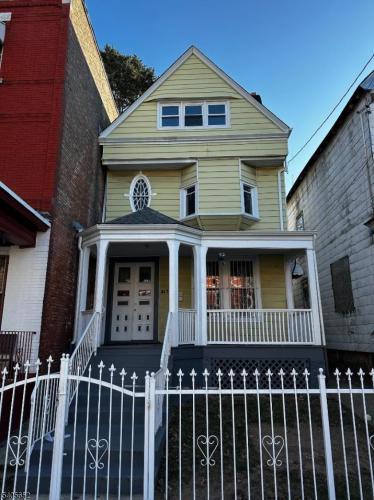 Photo of 213 N 7th Street