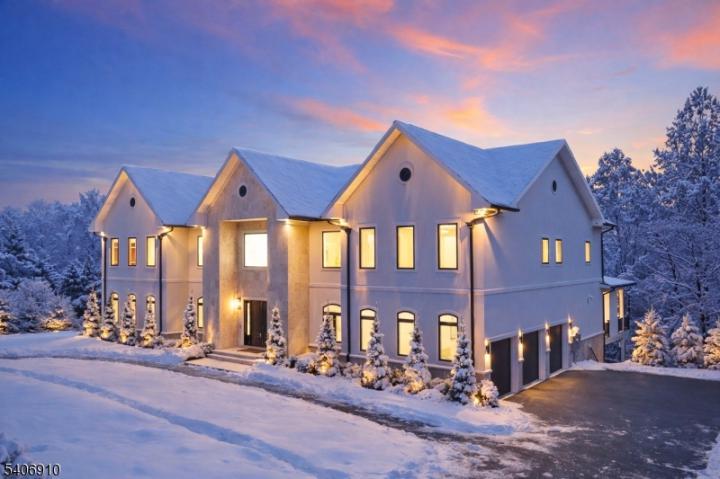 Photo of 39 Westmount Drive, Livingston NJ