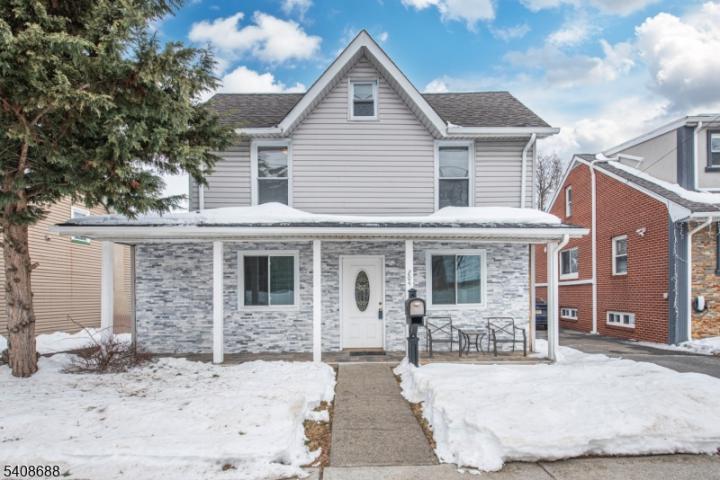 Photo of 204 E Lindsley Road, Cedar Grove NJ