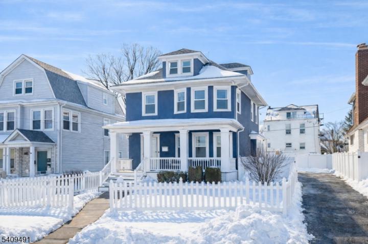 Photo of 98 Weequahic Avenue