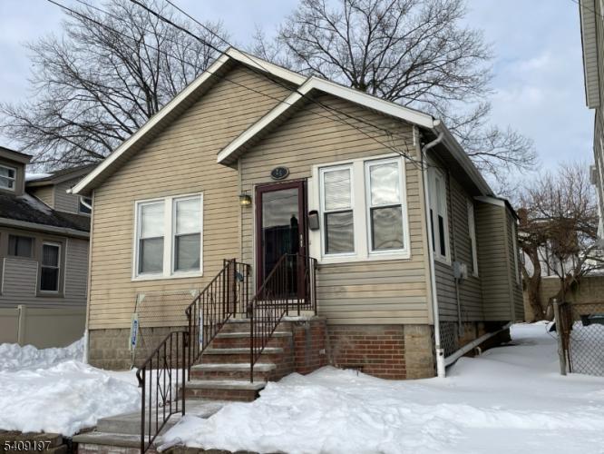 Photo of 25 Bayview Avenue