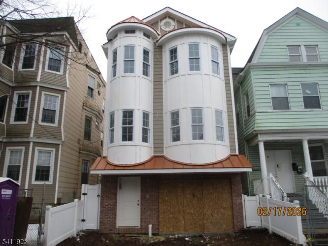 Photo of 68 Lindsley Avenue