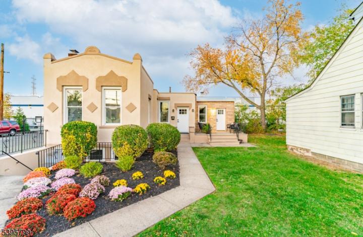 Photo of 86 Roosevelt Avenue