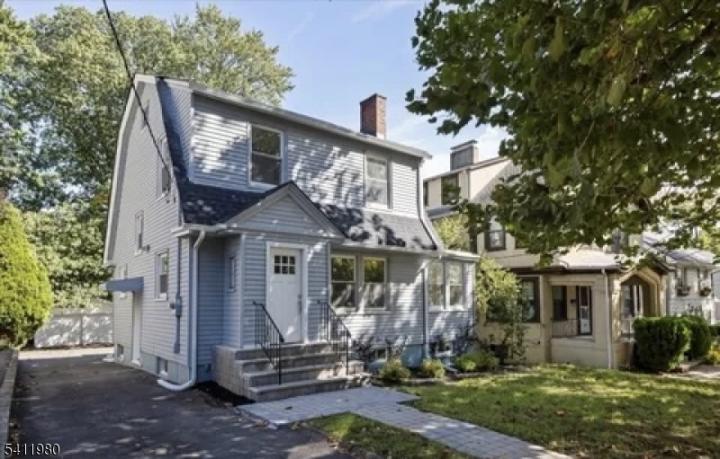 Photo of 153 Tremont Avenue