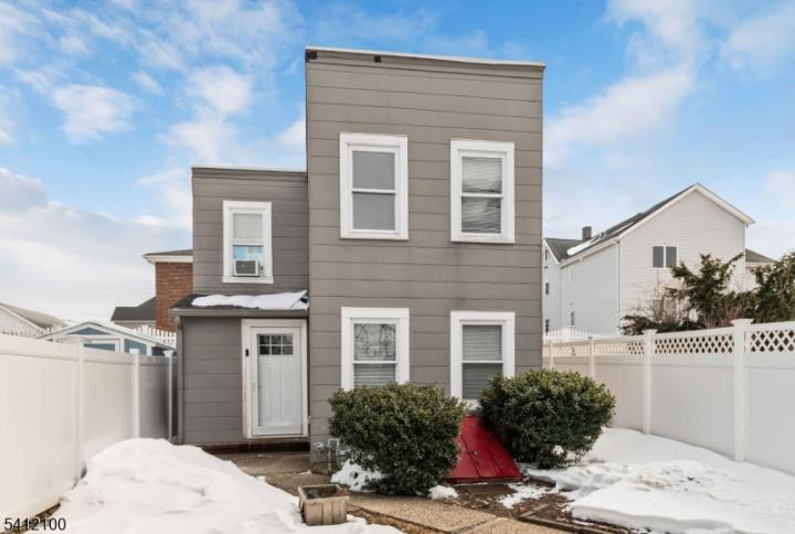 Photo of 19 Entwistle Avenue