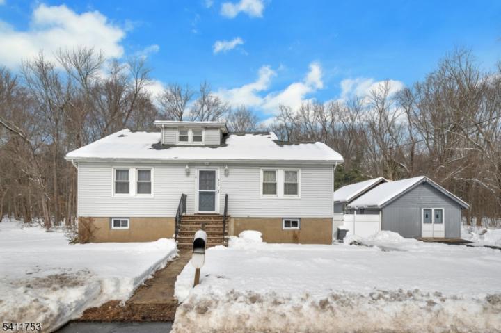 Photo of 410 Horseneck Road, Fairfield NJ