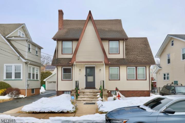 Photo of 24 Hewitt Avenue