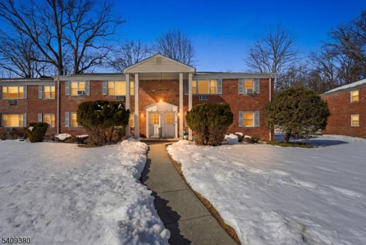 Photo of 43 Conforti Avenue 35