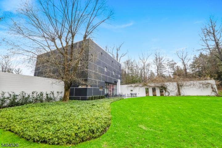 Photo of 451 Mountain Avenue, North Caldwell NJ