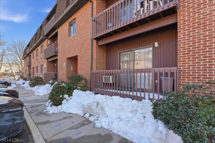 Photo of 730 Mill Street F10