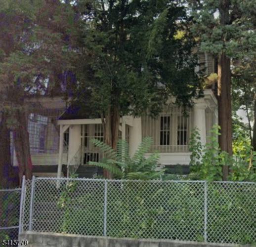 Photo of 553 Sanford Avenue