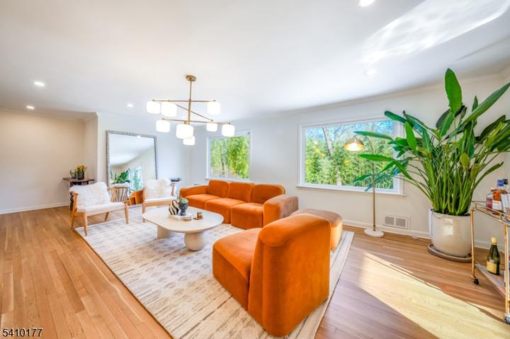 Photo of 250 Old Short Hills Road