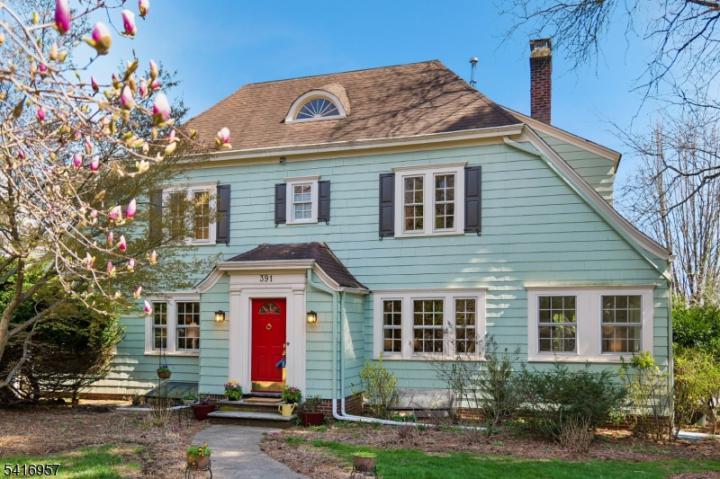 Photo of 391 Up Mountain Avenue