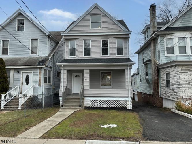 Photo of 448 Stuyvesant Avenue