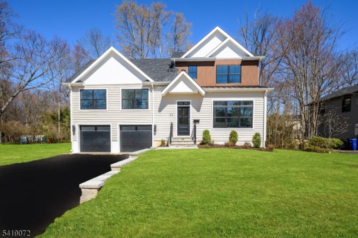 Photo of 32 W Mcclellan Avenue