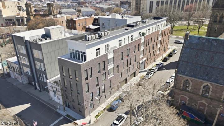 Photo of 21 Lincoln Park 101