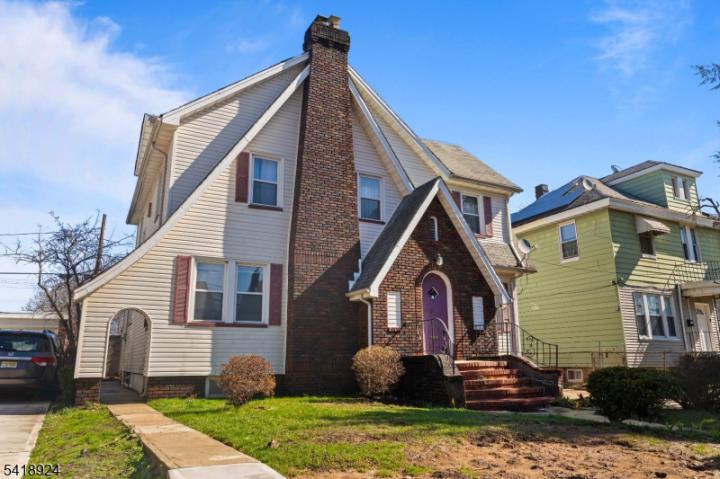 Photo of 315 Meeker Avenue