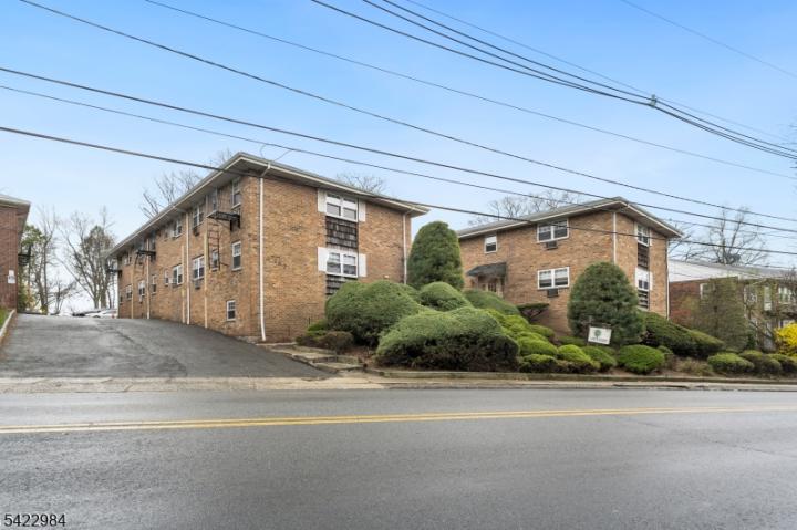 Photo of 162 Belleville Avenue 1a